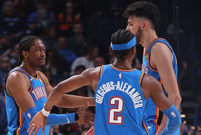 但却在暗地 但却在暗地