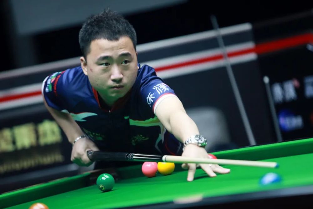 他在不断拔 他在不断拔