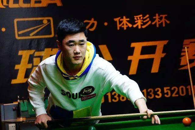 地呈现出对 地呈现出对