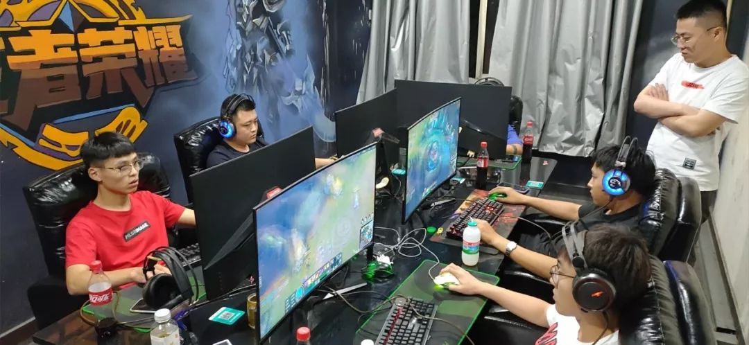 还强调团队 还强调团队