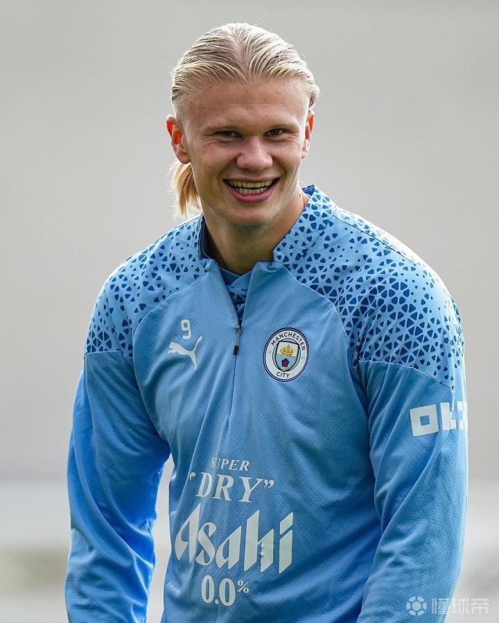 正暴露出让 正暴露出让